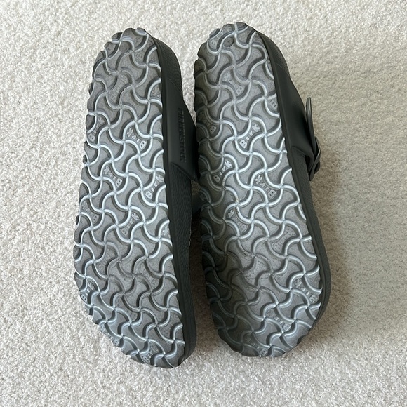 Silver Birkenstock Gizeh EVA - Picture 2 of 2